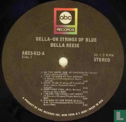Della on Strings of Blue - Afbeelding 3