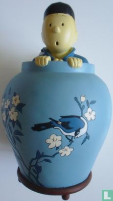 Lotus bleu, Tintin dans le vase - Image 1