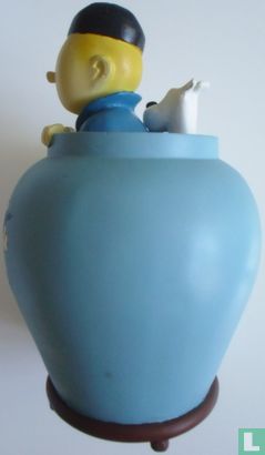 Lotus bleu, Tintin dans le vase - Image 2