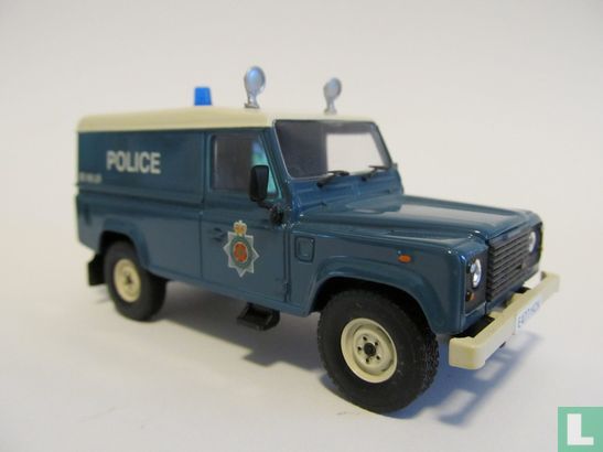 Land Rover Defender 110 - Lancashire Constabulary