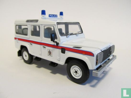 Land Rover Defender 110 - Thames Valley Police 