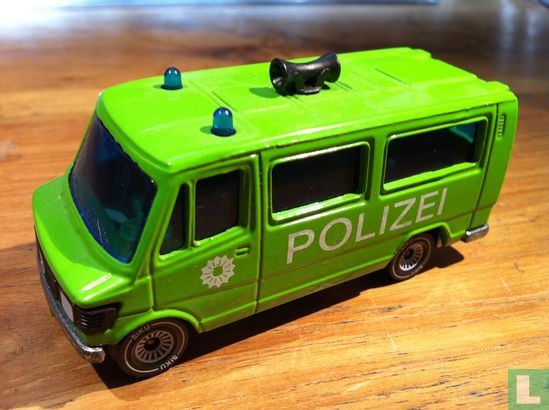 Mercedes 208 Polizei - Bild 1