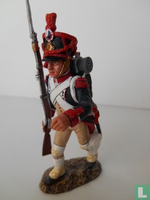 Grenadier Français marchant avec fusil - Image 2
