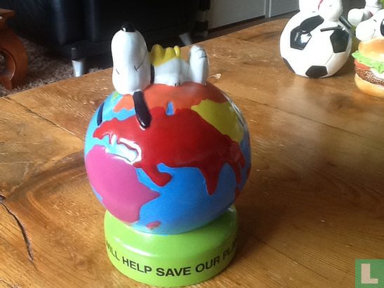 Snoopy spaarpot wereldbol - Afbeelding 1