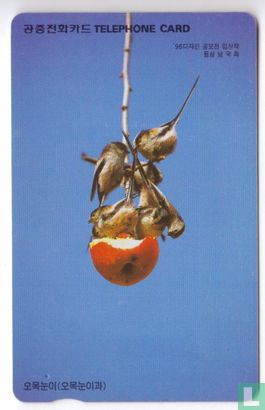 Apple with eating Birds - Afbeelding 1