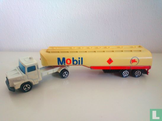 Scania Tanker "Mobil"