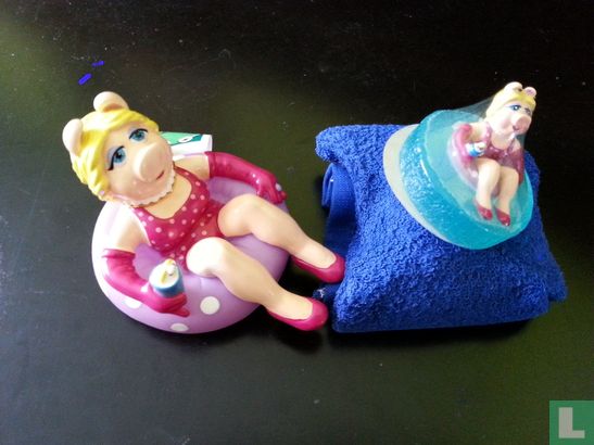 Miss Piggy in swimming band SOAP