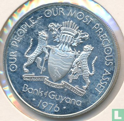 Guyana 5 Dollar 1976 (PP) "10th anniversary of Independence - Collective work" - Bild 1