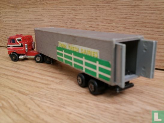 Freightliner 'Farm Fresh Dairies' - Image 2
