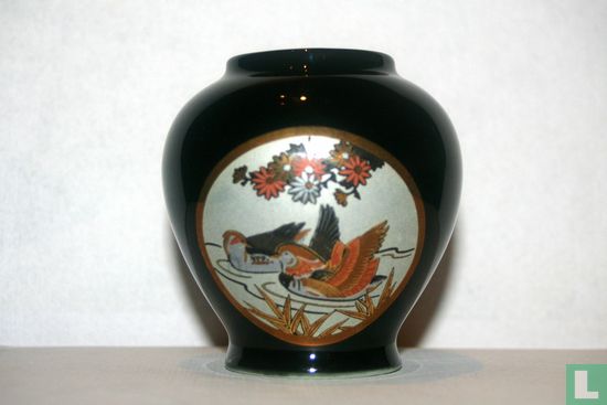 HEI SEI small Japanese porcelain vase - Image 1