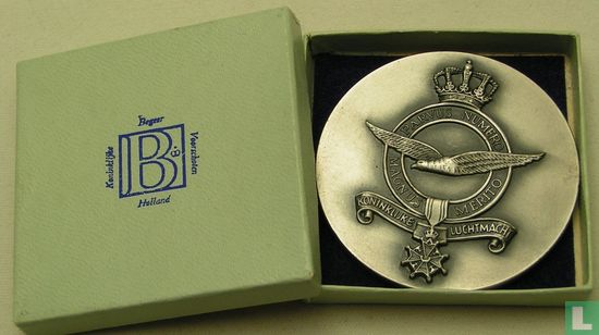 Koninklijke Luchtmacht 1913 - 1973 Begeer penning  - Image 3