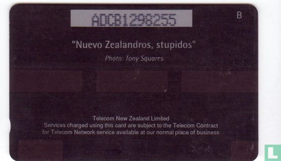El GloBo, Consuela Mariachi, Nuevo Zealandros Stupidos - Afbeelding 2