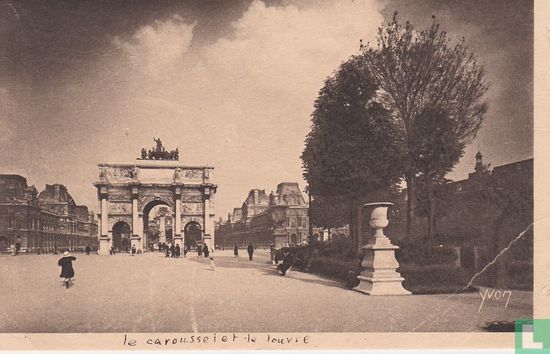 Paris, Le Carrousel et le Louvre