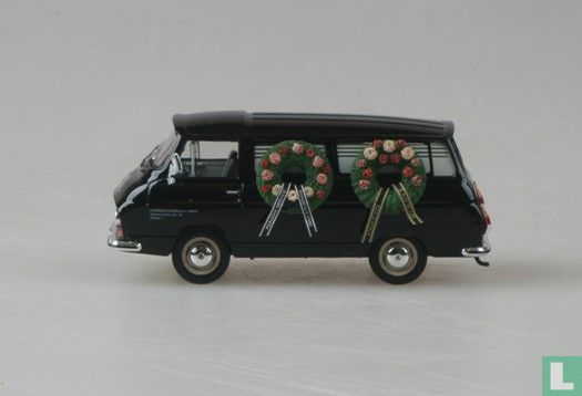 Skoda 1203 Funeral Car - Image 2