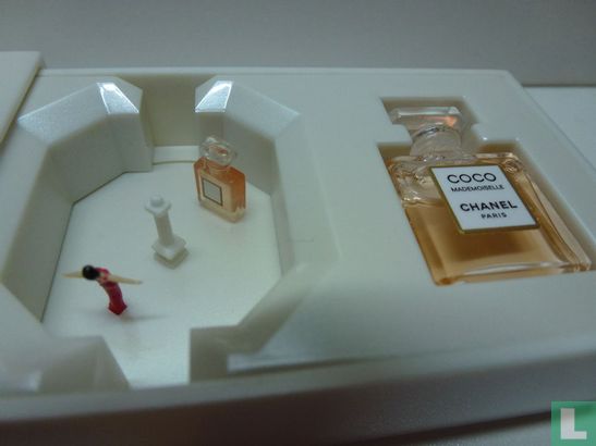 Coco Mademoiselle P 1.5ml Miniature & Music Box (2006) - Chanel - LastDodo