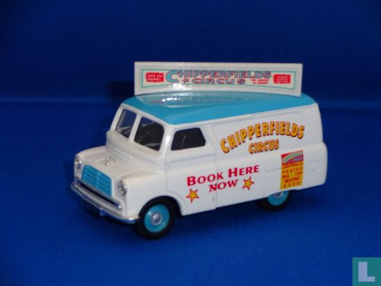 Bedford CA Van 'CHIPPERFIELD'S CIRCUS' - Image 1