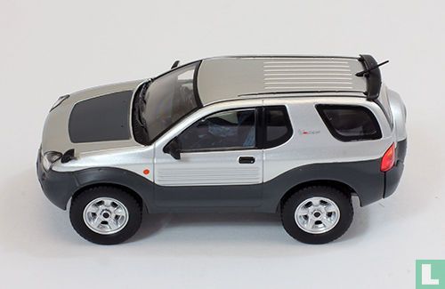 Isuzu Vehicross - Image 2