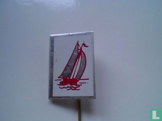 Sailing [white-red]