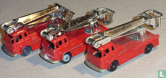 Bedford Simon Snorkel Fire Engine - Afbeelding 2