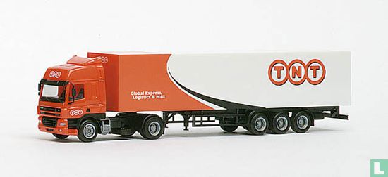 DAF CF box semitrailer "TNT"