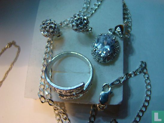 Set van ketting met hanger, oorbellen en ring - Image 3