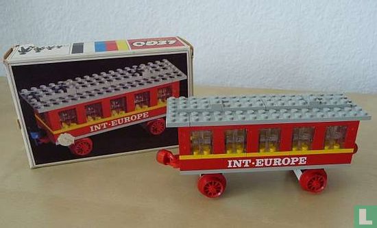 Lego 123 Passenger Coach - Image 2