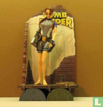 lara croft action figure - Image 3