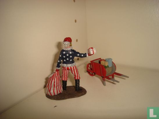 Cilver war santa with wheel barrow - Afbeelding 2