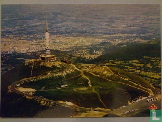 Le sommet du Puy-De-Dôme: l'observatoire et le centre d'émission TV - Image 1