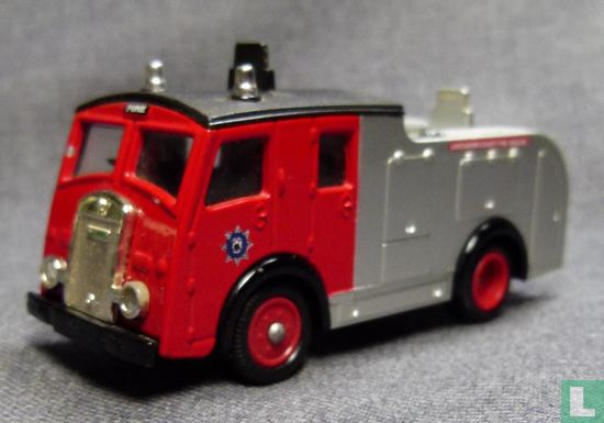 Dennis F8 Fire Engine 'Lancashire county fire brigade'  - Afbeelding 1