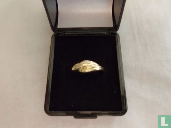 Gouden ring 14 karaat bezet met een diamant - Image 1