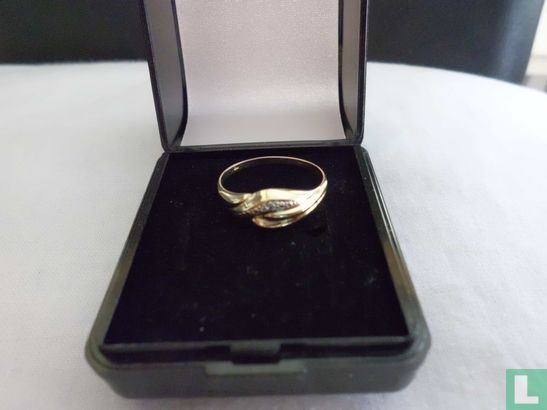 Gouden ring 14 karaat bezet met een diamant - Image 2