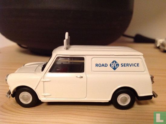 Austin Mini Van - Road Service