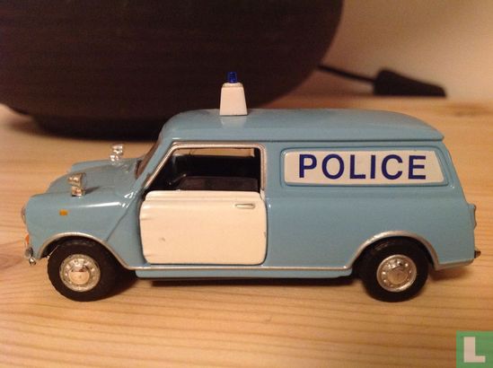 Mini Van - Police