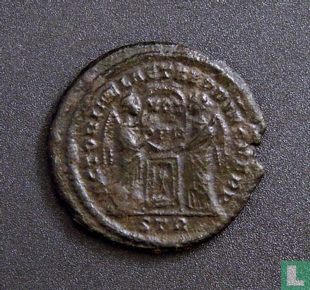 Römischen Reiches, AE3 (19), 317-337 AD, Konstantin II als Caesar die große unter Konstantin, Trier, 319 AD - Bild 2