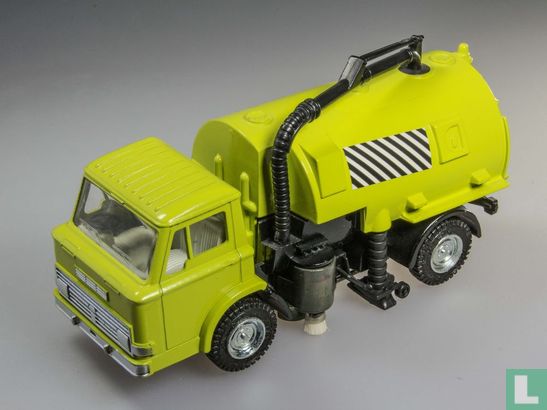 Johnston Road Sweeper - Image 1