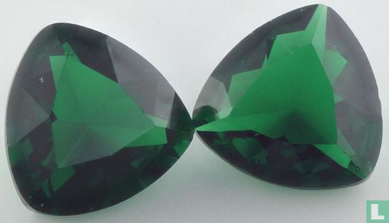UK 2.5 ct  Emerald (trilliant pair) - Afbeelding 2