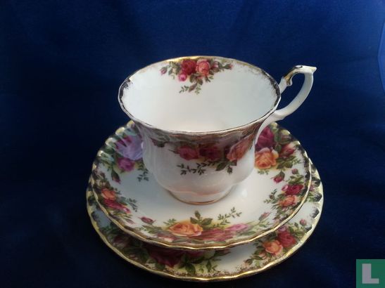Teacup Trio - Old Country Roses