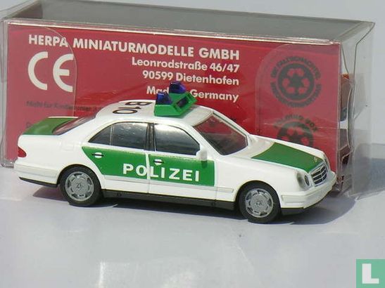 Mercedes E320 Polizei
