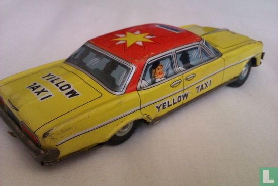 Chevrolet yellow taxi - Image 2