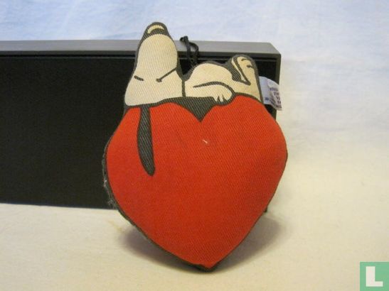 Snoopy met hart - aan een touwtje - Afbeelding 1