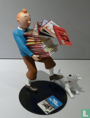 Tintin tenant les albums - Image 1