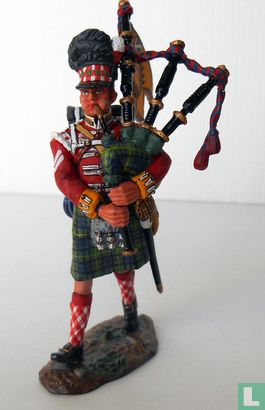 92ND Bagpiper Marching - Afbeelding 1
