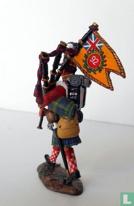 92ND Bagpiper Marching - Afbeelding 2