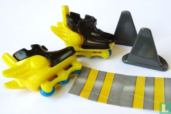 Roller skates (yellow) - Image 1