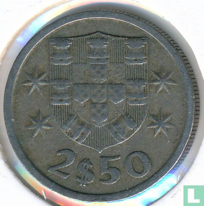 Portugal 2½ escudos 1968 - Image 2