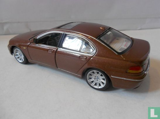 BMW 745i - Afbeelding 2