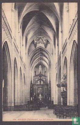 Cathedrale, Le Nef centrale