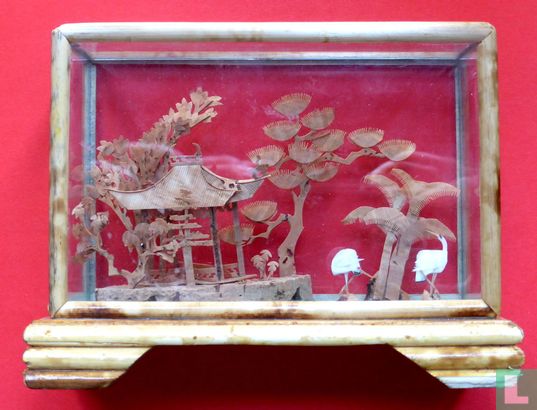 Chinees  landschap met Pagoda en Kraanvogels in kurk in glas Diorama    - Afbeelding 1