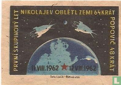 Prvni skupinovy let Nikolajev obletel zemi 64krat .... - Afbeelding 1